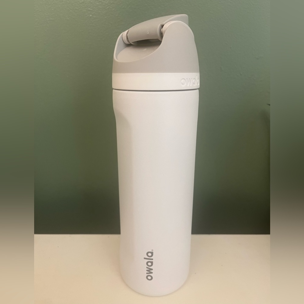 Owala white shy marshmallow 24oz new nwt